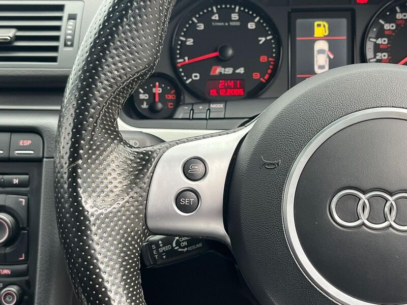 AUDI RS4