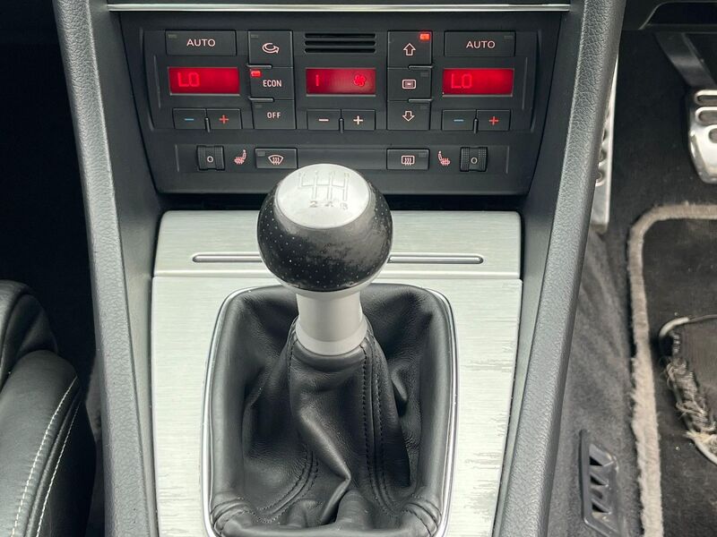 AUDI RS4
