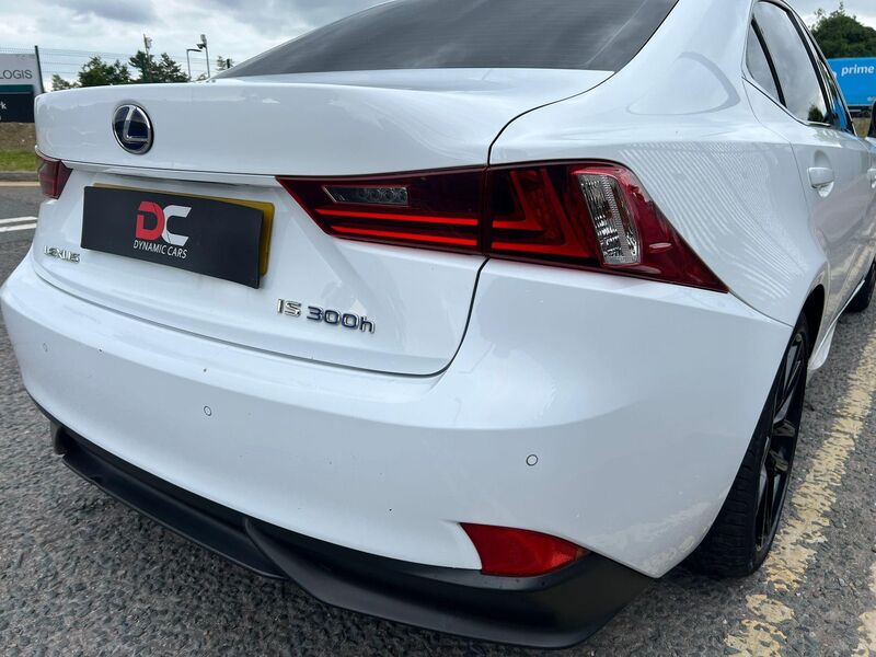 LEXUS IS