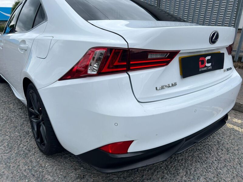 LEXUS IS