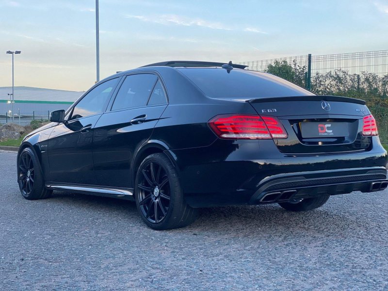 MERCEDES-BENZ E CLASS
