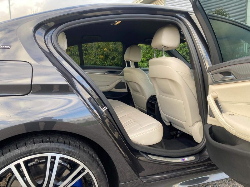 BMW 5 SERIES