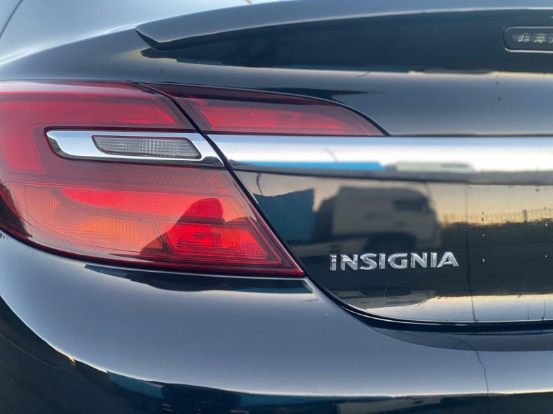 VAUXHALL INSIGNIA