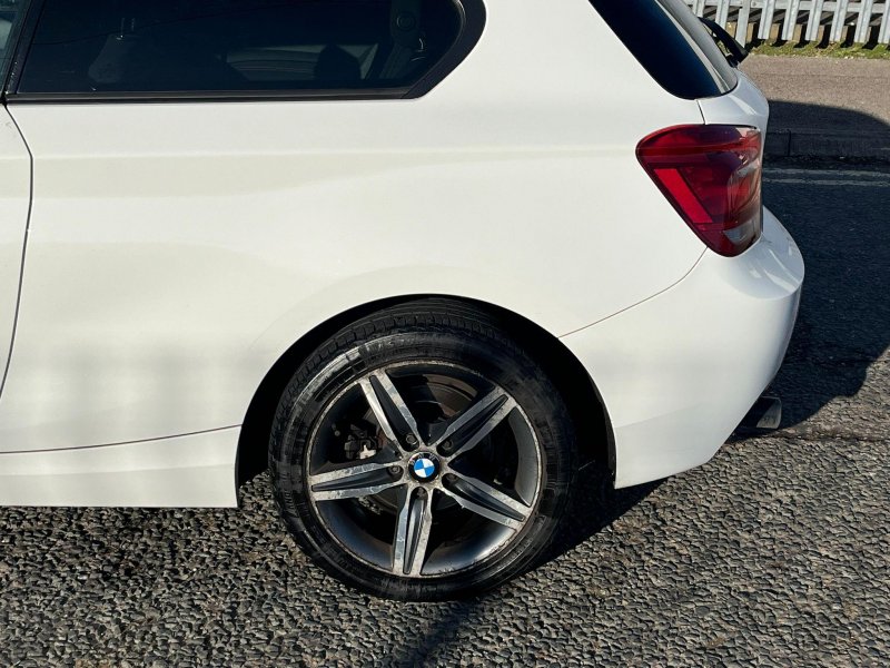 BMW 1 SERIES