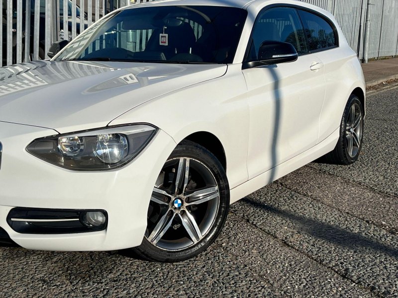 BMW 1 SERIES