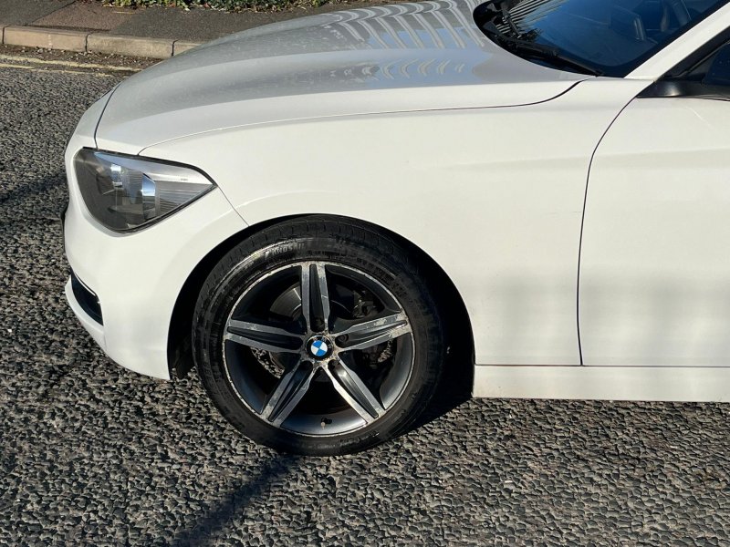 BMW 1 SERIES