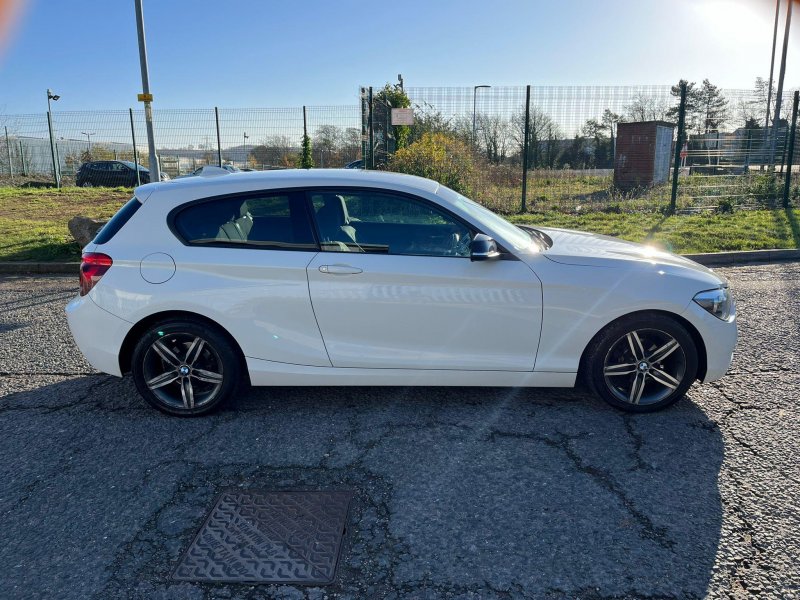 BMW 1 SERIES