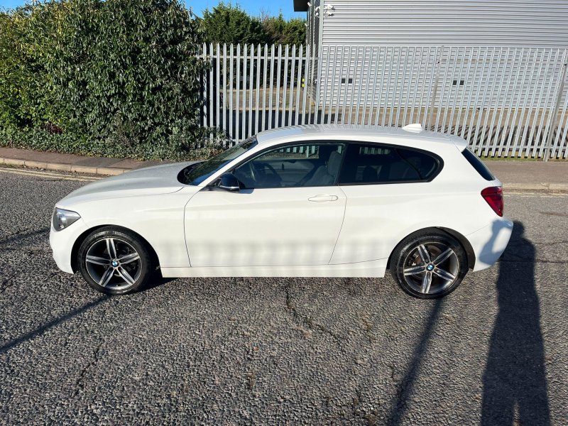 BMW 1 SERIES