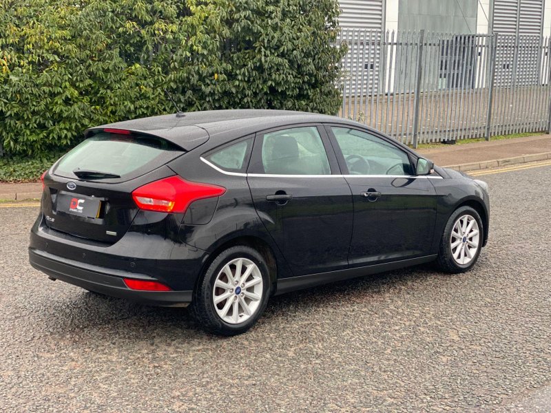 FORD FOCUS