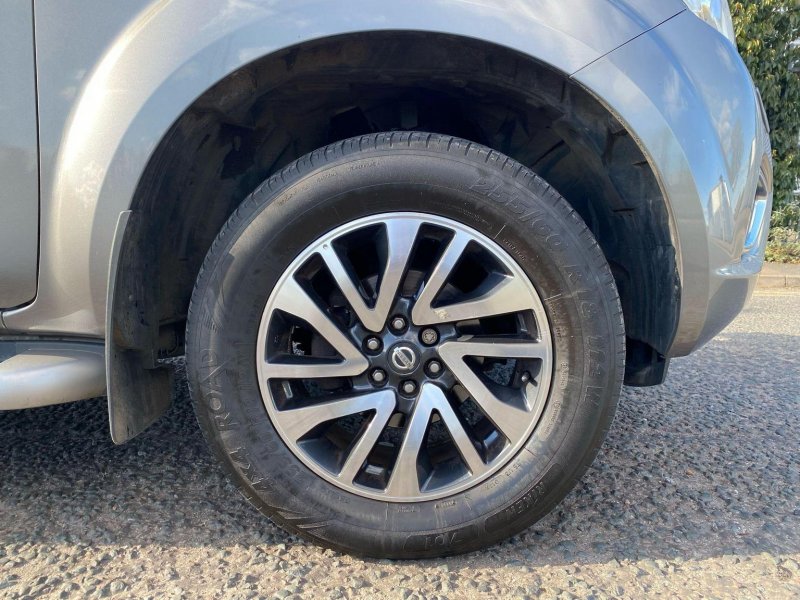 NISSAN NAVARA