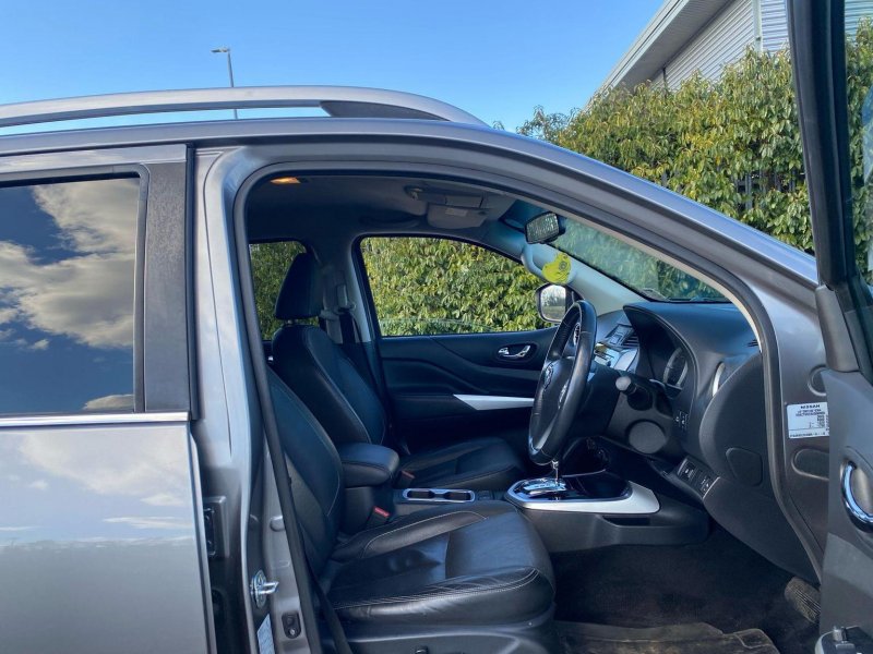 NISSAN NAVARA