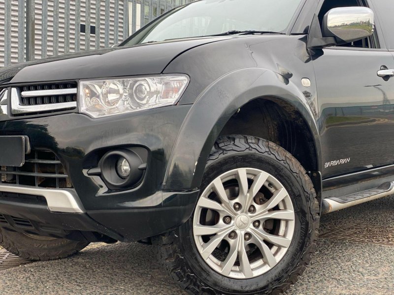 MITSUBISHI L200