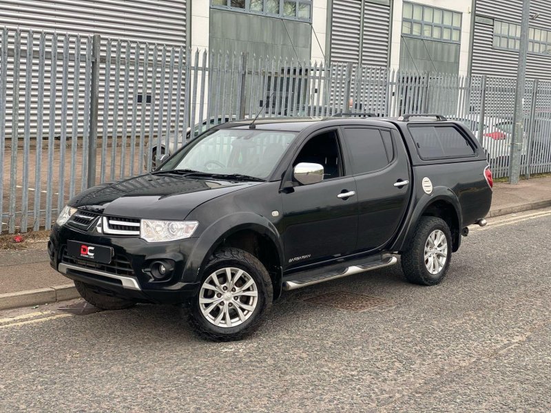 MITSUBISHI L200