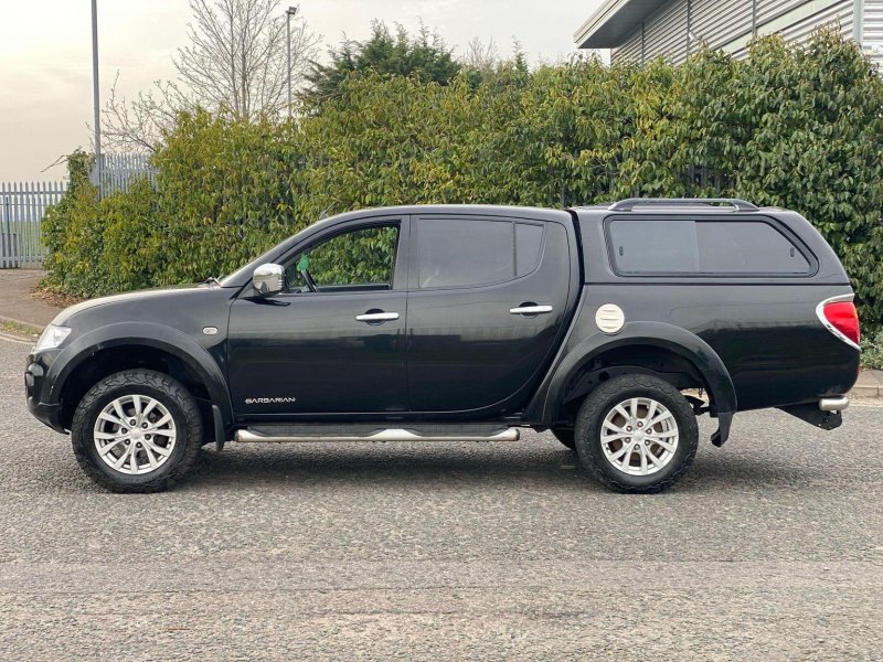 MITSUBISHI L200